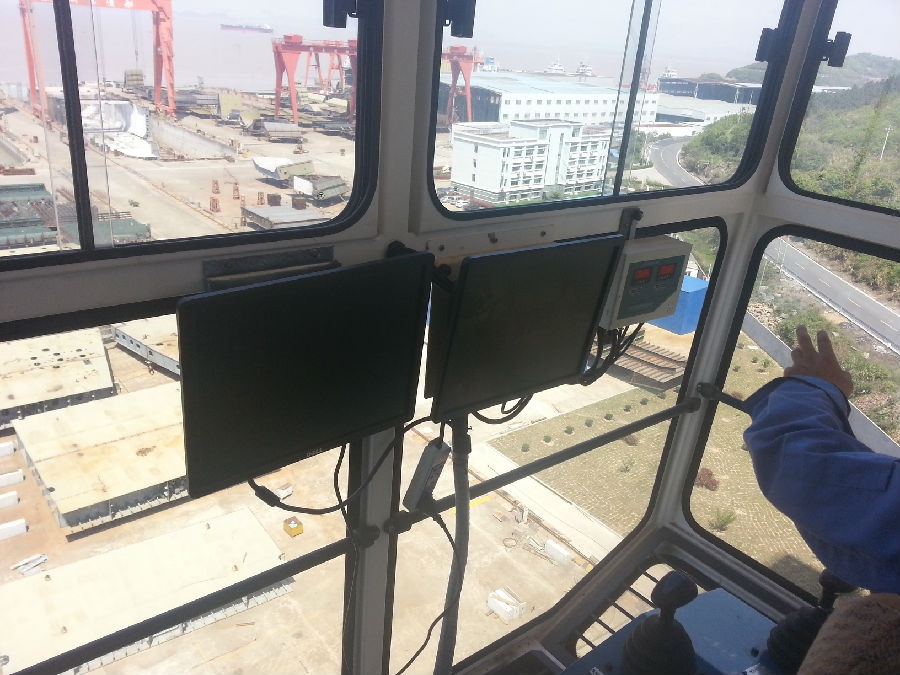 門(mén)座式起重機(jī)安全監(jiān)控系統(tǒng)照片三