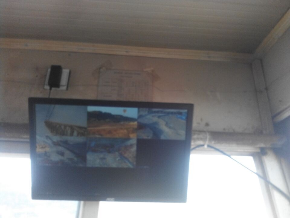 安裝門座式起重機械設(shè)備監(jiān)控系統(tǒng)圖二