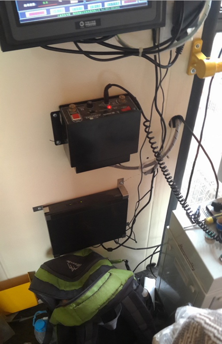 武漢順樂(lè)不銹鋼廠現(xiàn)場(chǎng)安裝橋式冶金吊安全監(jiān)控系統(tǒng)項(xiàng)目